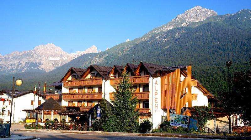Hotel Alpen Andalo Exterior foto