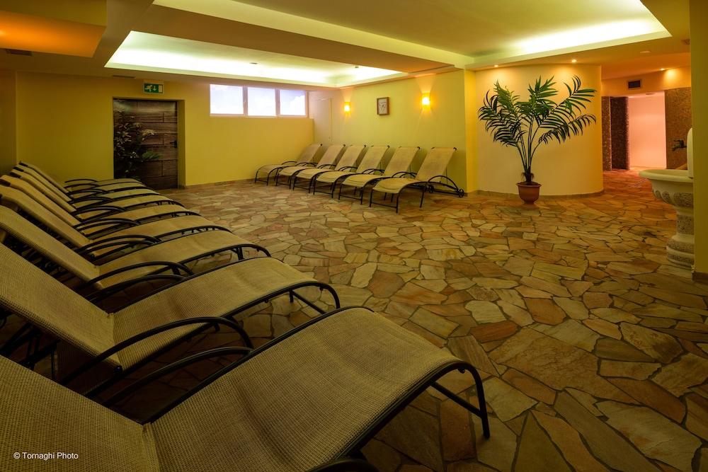 Hotel Alpen Andalo Exterior foto